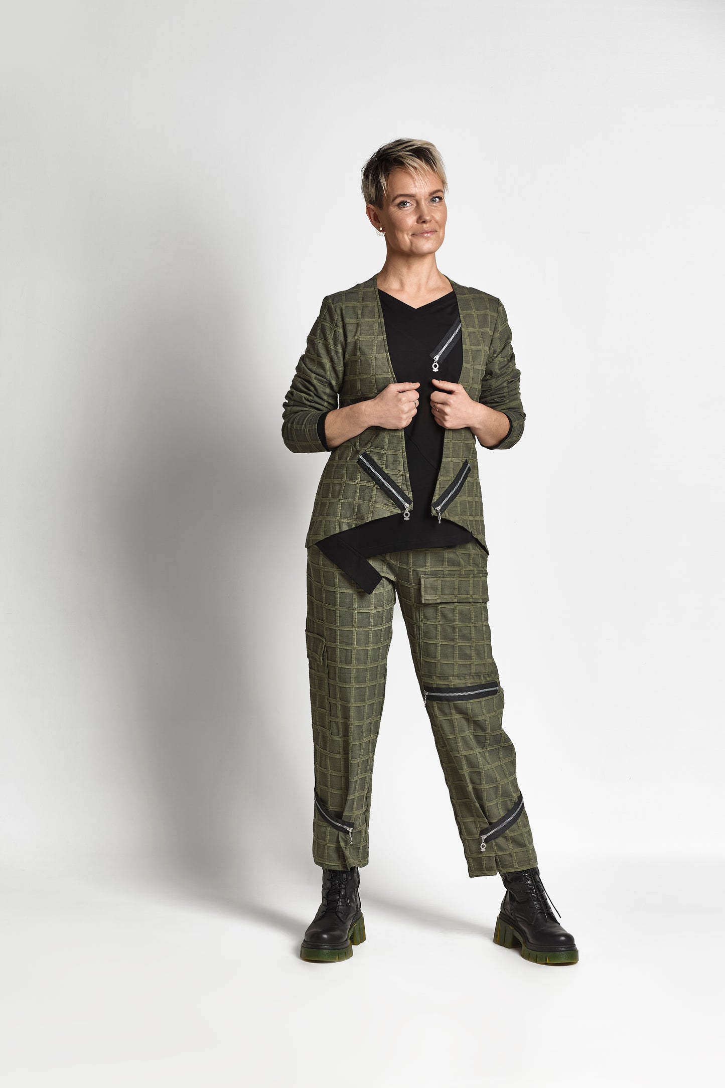 BUBBLE PANTS WITH ZIPPER DETAILS - Olive