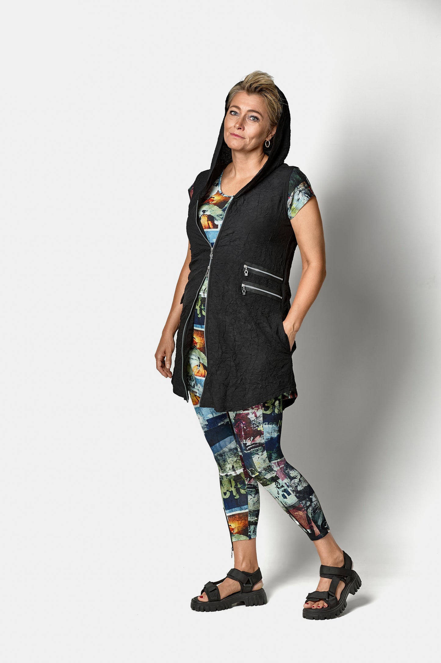 CRINCLE WAISTCOAT WITH ZIPPER DETAILS - Black