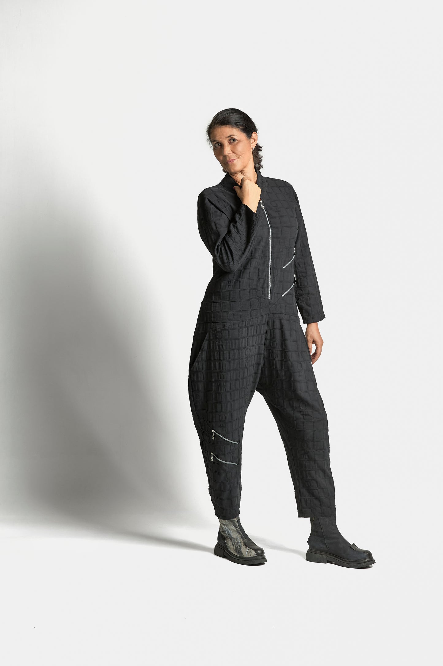 BUBBLE JUMPSUIT WITH ZIPPER DETAILS - Black