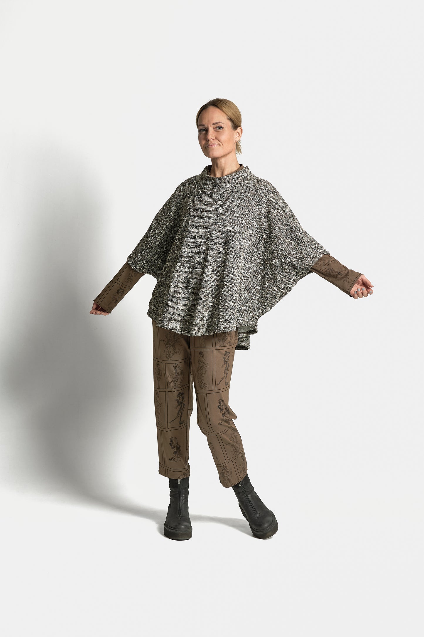 KNIT PONCHO - Multi